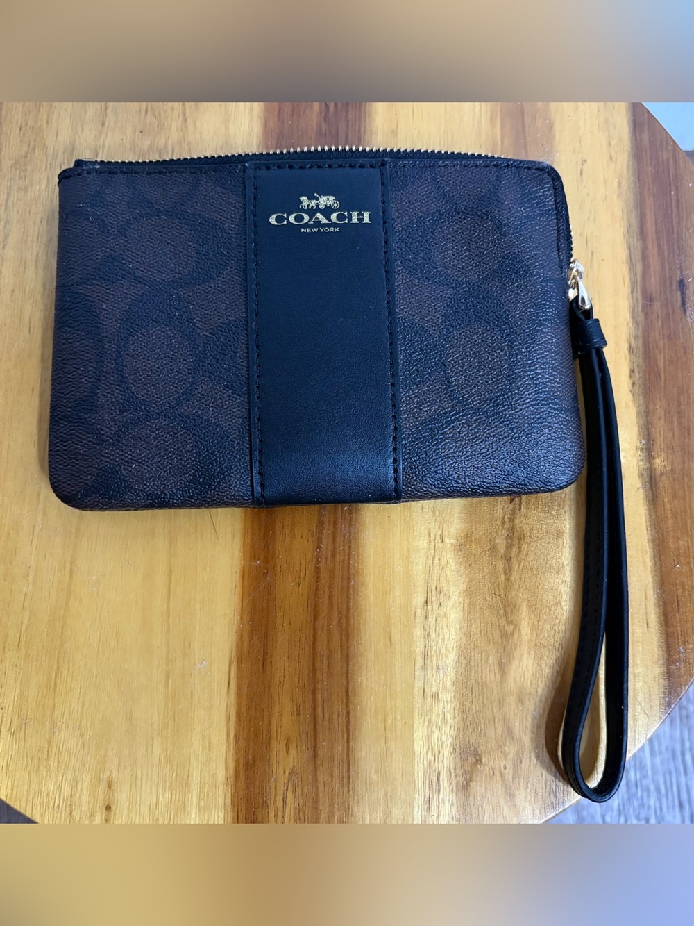 Coach NWT Signature Coated Canvus Corner Zip Wristlet w/ Wrist Strap, Card Slots